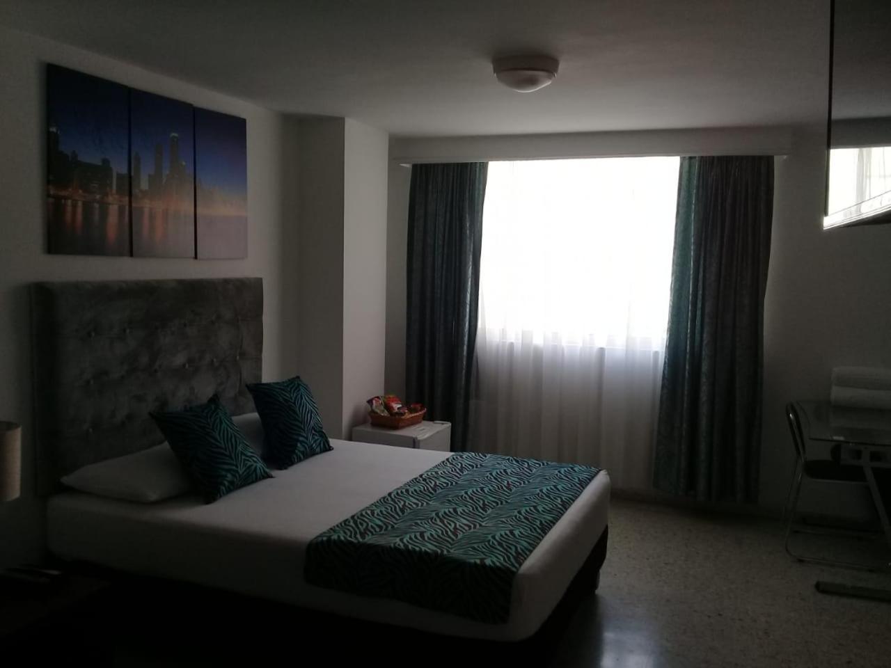 ホテル Torre De Granada カリ エクステリア 写真